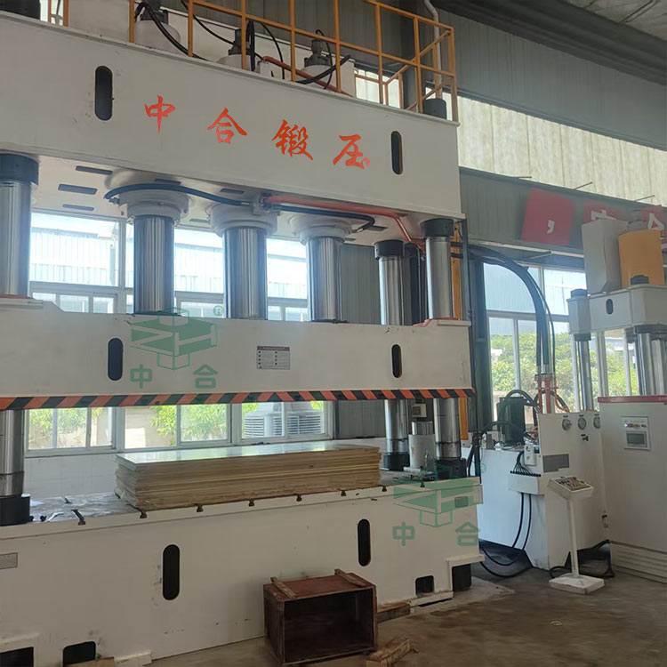 800噸復(fù)合材料成型液壓機.jpg